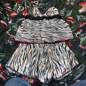 Zebra sleep set